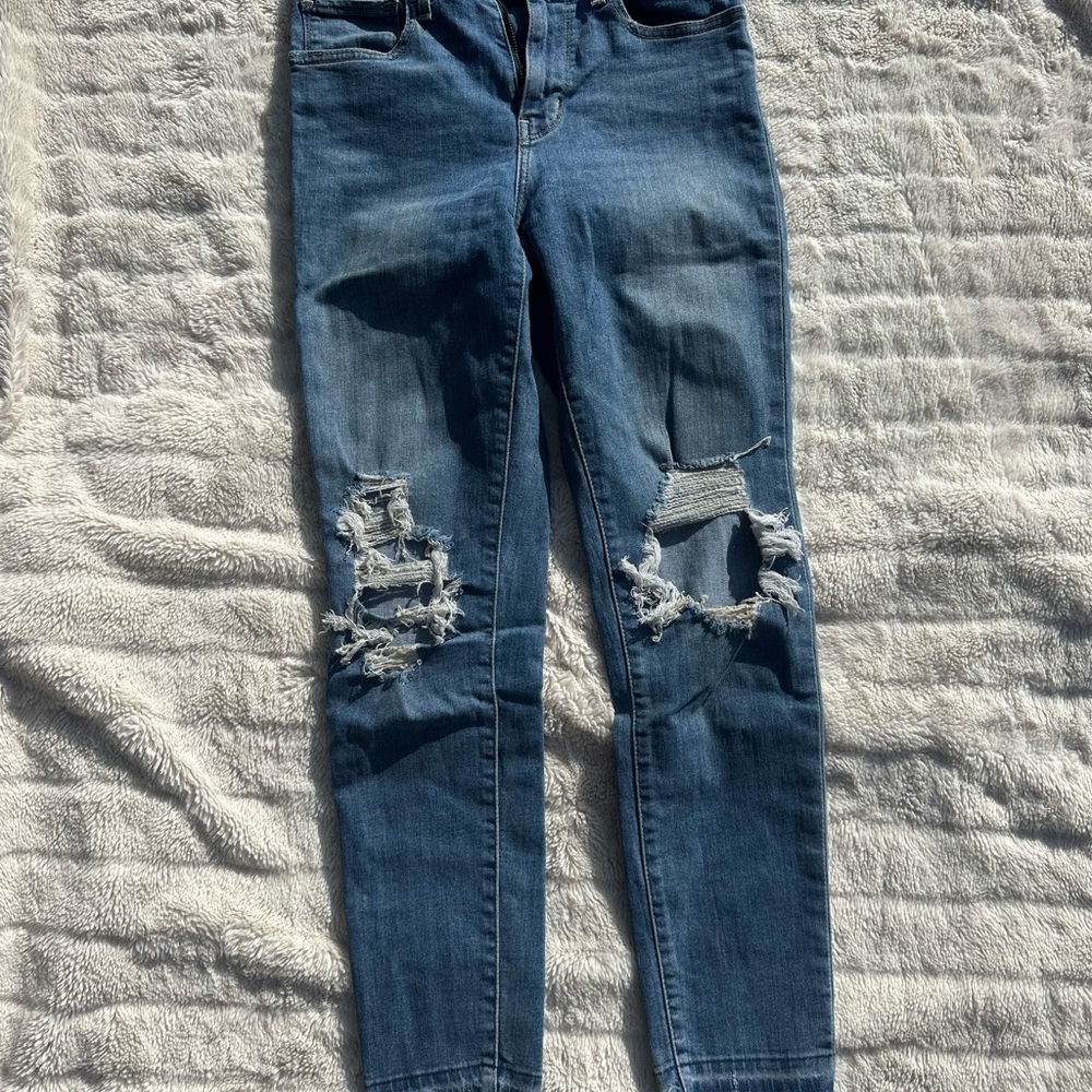 Levi's Ripped Skinny Jeans